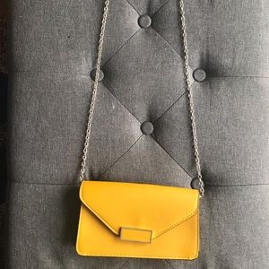 Mustard Clutch